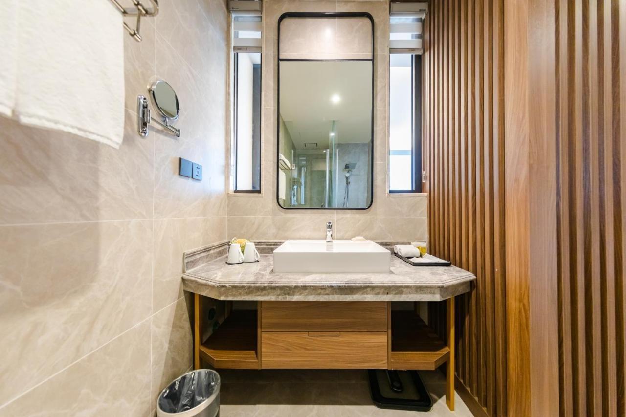 Muong Thanh Luxury Ha Long Centre Hotel Exteriör bild
